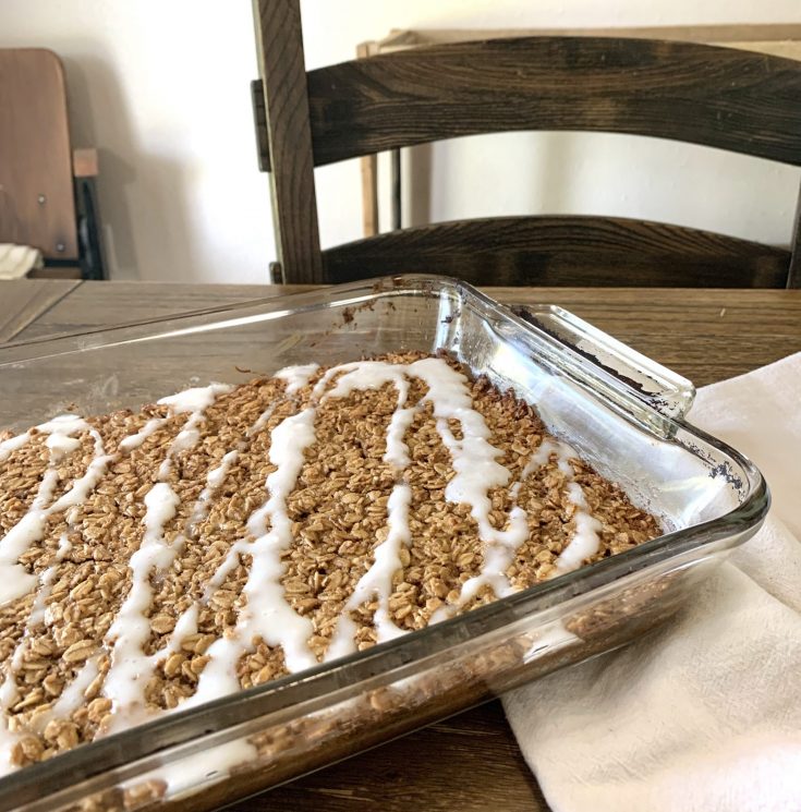 cinnamon roll baked oatmeal