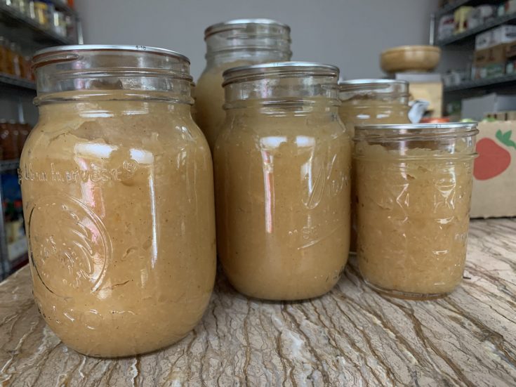 Vanilla Bean Applesauce: Canning Recipe